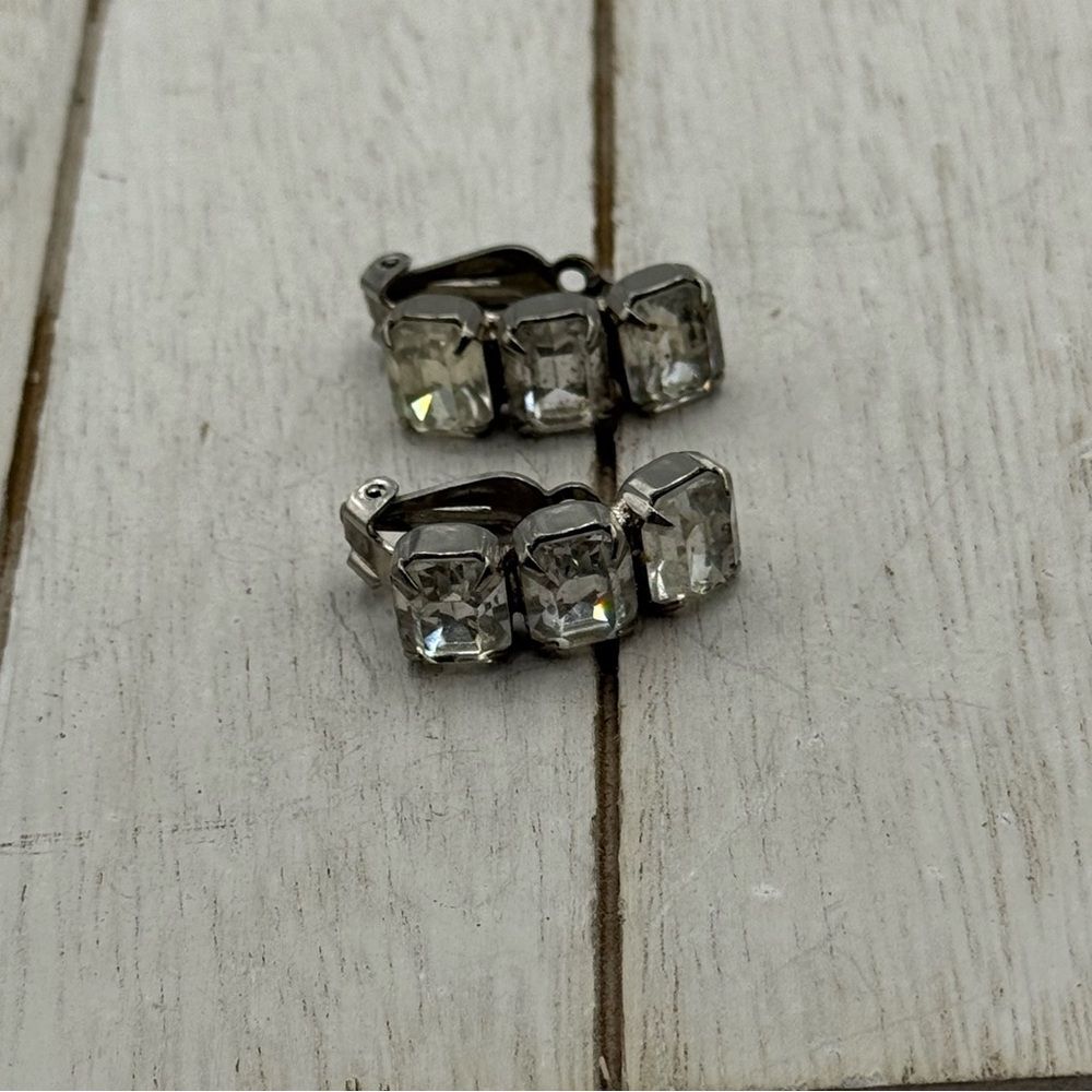 Elegant Silver clear glass Crystal clip on Earrings
